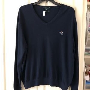 Merino wool v-neck sweater with Bay Hill logo